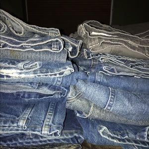 Men’s wrangler and Levi jeans